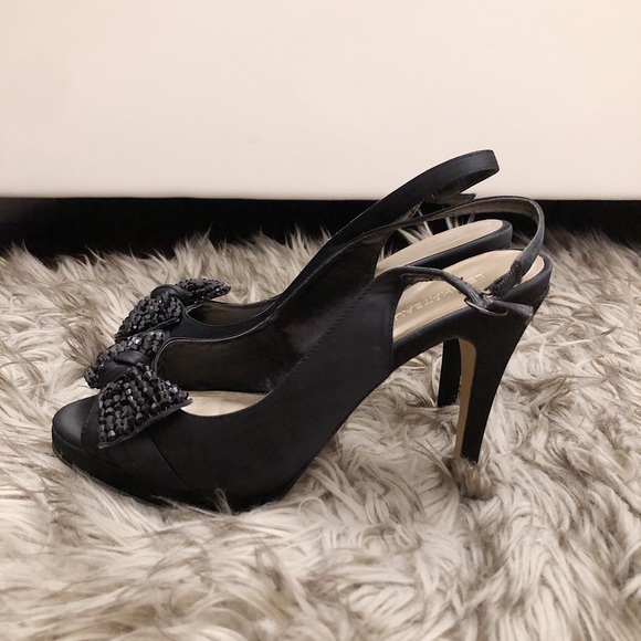 ⭐️Buy 1 get 1 FREE⭐️ Black Le Chateau Bow Heeled - Picture 4 of 5